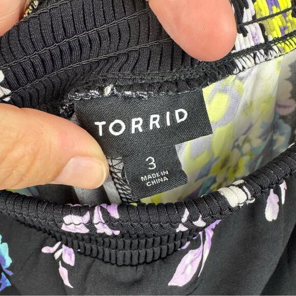 Torrid Studio Knit Off-Shoulder Smocked Chiffon Sleeve Swing Top Black Floral 3X - Picture 9 of 15